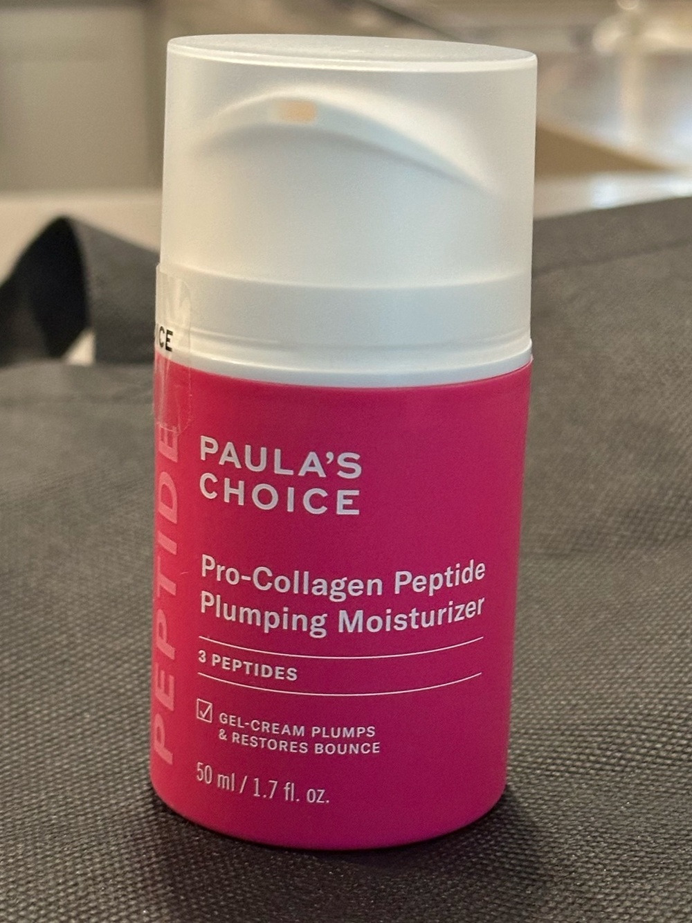 Paula's Choice Pro-Collagen Peptide Plumping Moisturizer - Bright Pink and White